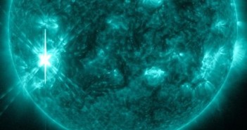 Rozbłysk klasy X3.3. z 5 listopada 2013 / Credits - NASA, SDO