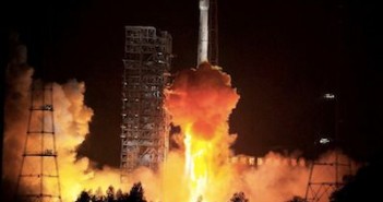 Start rakiety Długi Marsz 3B z satelitą Tupac Katari / Credits: Xinhua