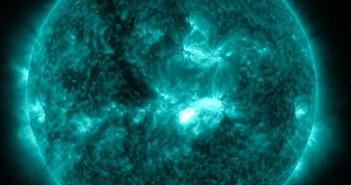 14 minut po fazie maksymalnej rozbłysku klasy M5.2 / Credits - NASA, SDO