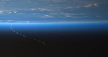 Start Ariane 5 z pokładu ISS / Credits - NASA
