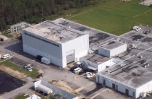 Uszkodzone budynki Stennis Space Center NASA po przejściu huraganu Katrina / Credits: NASA