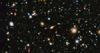 Kompozytowy obraz HUDF / Credits - NASA i ESA