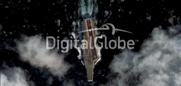 Chiński lotniskowiec sfotografowany przez satelitę DigitalGlobe / Credits: DigitalGlobe