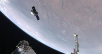 Cygnus Orb-2 opuszcza ISS / Credits - NASA TV