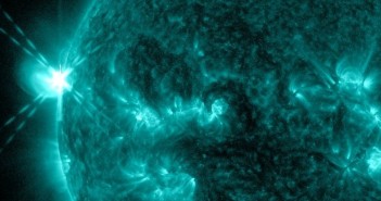 Rozbłysk klasy M3.4 z 21 sierpnia 2014 / Credits - NASA, SDO