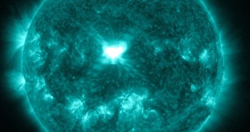 Tuż przed fazą maksymalną rozbłysku / Credits - NASA, SDO