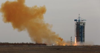 Start CZ-2D z Yaogan-24 / Credits - Xinhua