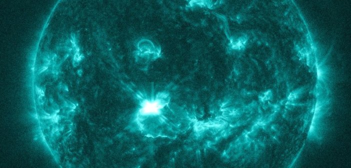Faza maksymalna rozbłysku z 18 grudnia / Credits - NASA, SDO