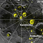 Kratery w okolicach bieguna północnego Merkurego, od których silniej odbijają się fale radiowe podczas obserwacji radarowych / Credits - NASA