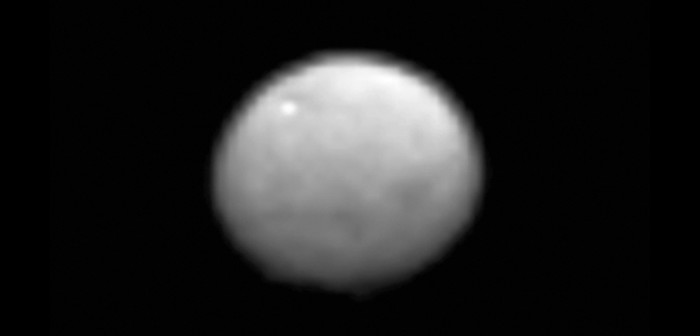 Ceres z odległości 383 tysięcy kilometrów / Credits - NASA/JPL-Caltech/UCLA/MPS/DLR/