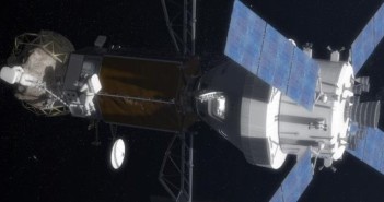 Spacer kosmiczny z MPCV Orion przy przechwyconym głazie / Credits - NASA