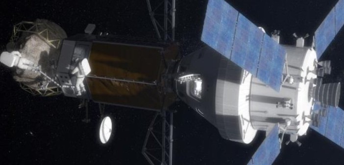 Spacer kosmiczny z MPCV Orion przy przechwyconym głazie / Credits - NASA