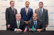 Popisanie umowy o współpracy między Boeingiem a Saudi Arabian Airlines Holding Co.