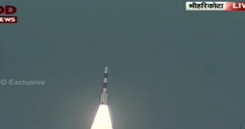 Start PSLV-XL z IRNSS-R1D / Credits - DD News India