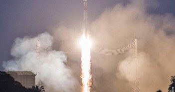 Start Sojuza ST-B (VS11) z satelitami Galileo, 27 marca 2015 / Credit: ESA/CNES/ARIANESPACE-Service Optique CSG