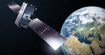 Satelita Galileo na orbicie - wizualizacja / Credit: ESA-P. Carril