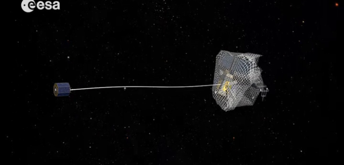 Przechwytywanie satelity za pomocą sieci - wizualizacja / Credit: ESA