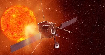 Solar Orbiter na orbicie Słońca - wizja artystyczna / Credits: EADS Astrium - Airbus D&S