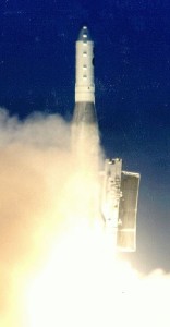 Start rakiety Atlas-E z satelitą DMSP-F13, 24 marca 1994 / Credit USAF