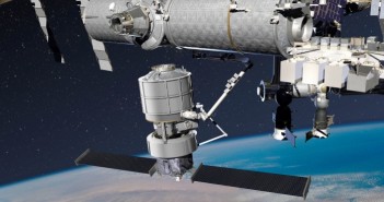 Jupiter-Exoliner dokuje do ISS / Credit: Lockheed Martin