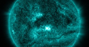 Faza maksymalna rozbłysku z 8 kwietnia / Credits - NASA, SDO
