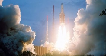 Start Ariane 5 - 26.04.2015 / Credits - ArianeSpace
