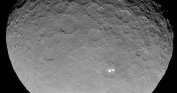 Jasne obszary na Ceres / Credits - NASA/JPL-Caltech/UCLA/MPS/DLR/IDA