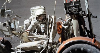 Astronauta Harrison Schmitt podczas misji Apollo 17 / Credits: NASA