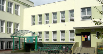 Zespół szkół nr 111 w Warszawie / Credit: Fundacja Edukacji Astronomicznej, Centrum Badań Kosmicznych PAN