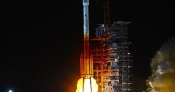 Start rakiety CZ-3B/YZ-1 z ładunkiem satelitów systemu Beidou (ChinaNews.com)