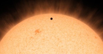 Artystyczna wizja tranzytu skalistej HD 219134b / Credits - NASA/JPL-Caltech