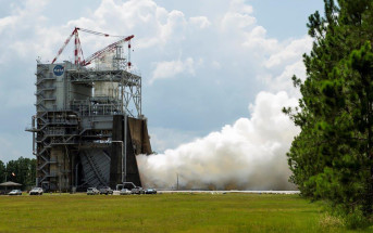 535. sekundowy test silnika RS-25, Stennis Space Centre, 16 lipca 2015 / Credit: NASA
