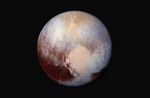 Obrobione zdjęcie Plutona we wzmocnionych kolorach, ukazujące mnogość odmiennych obszarów o różnym wieku / Credits - NASA/JHUAPL/SWRI