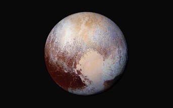Obrobione zdjęcie Plutona we wzmocnionych kolorach, ukazujące mnogość odmiennych obszarów o różnym wieku / Credits - NASA/JHUAPL/SWRI