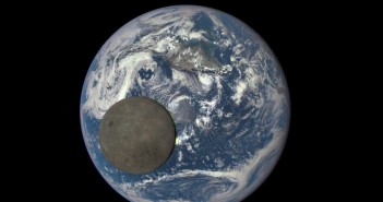Ziemia i Księżyc okiem DSCOVR / Credits - NASA, NOAA