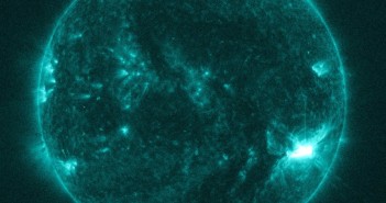 Na dwie minuty przed fazą maksymalną rozbłysku z 27 sierpnia / Credits - NASA, SDO