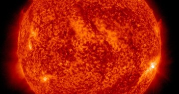 11 minut po fazie maksymalnej rozbłysku M2.2 z grupy 2403 / Credits - NASA, SDO