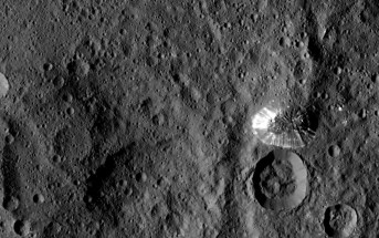 Tajemnicza góra na Ceres / Credits - NASA/JPL-Caltech/UCLA/MPS/DLR/IDA