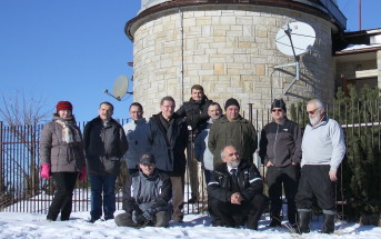 Zespół obserwatorium na górze Suchor; dr M. Winiarski skrajnie po prawej / Credit: Uniwersytet Pedagogiczny w Krakowie