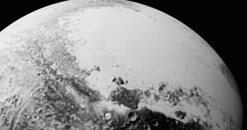 Mozaika Plutona złożona z obrazów przesłanych w lipcu oraz 7 września / Credits - NASA/Johns Hopkins University Applied Physics Laboratory/Southwest Research Institute