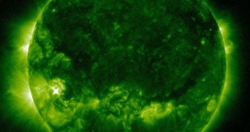 13 minut po fazie maksymalnej rozbłysku klasy M1.1 z 16 października / Credits - NASA, SDO