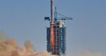 Start CZ-2C - 26.10.2015 / Credits - news.cn