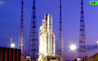 Kadr ze startu rakiety Ariane 5 z satelitami Arabsat-6B oraz GSat-15 / Credits - Arianespace