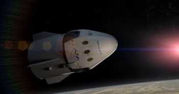 Załogowy Dragon 2 w kosmosie - wizualizacja / Credit: SpaceX