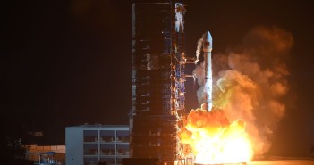 Start CZ-3B z 9 grudnia 2015 / Credits - Xinhua