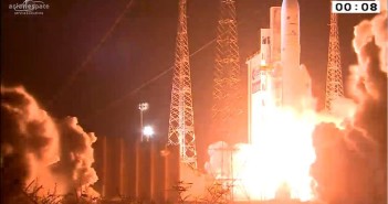 Start Ariane 5 z Intelsatem 29E na pokładzie / Credits - Arianespace