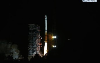 Start rakiety Długi Marsz 3A z satelitą nawigacyjnym / Źródło: Xinhua
