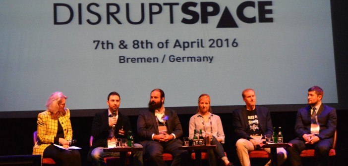 Panel dotyczący przedsiębiorczości na DIsrupt Space / Credits - Blue Dot Solutions