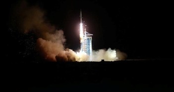 Start rakiety Długi Marsz 2D ze statkiem Shijian 10 / Źródło: Xinhua