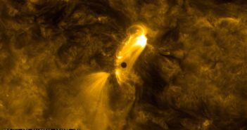 Merkury na tle Słońca, 9 maja 2016. Zdjęcie wykonane przez sondę SDO / Credit: NASA/SDO, HMI, AIA
